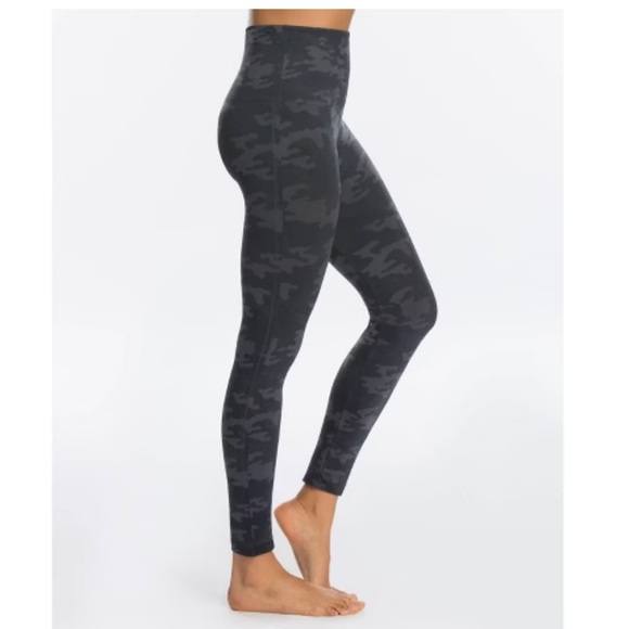 SPANX Pants - SPANX Look at Me Now‎ Seamless Leggings Green/Gray Camouflage Size XL Slimming